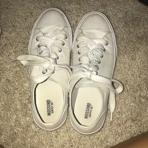 A pair of cute white converse